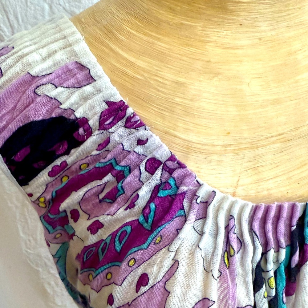 Elie Tahari Floral Linen and Silk Sleeveless Top w/Detailed Neckline - Picture 2 of 5